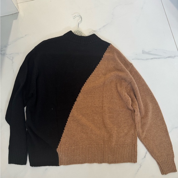 L'Academie Dagan Color Block Crewneck in Black & Camel Sweater